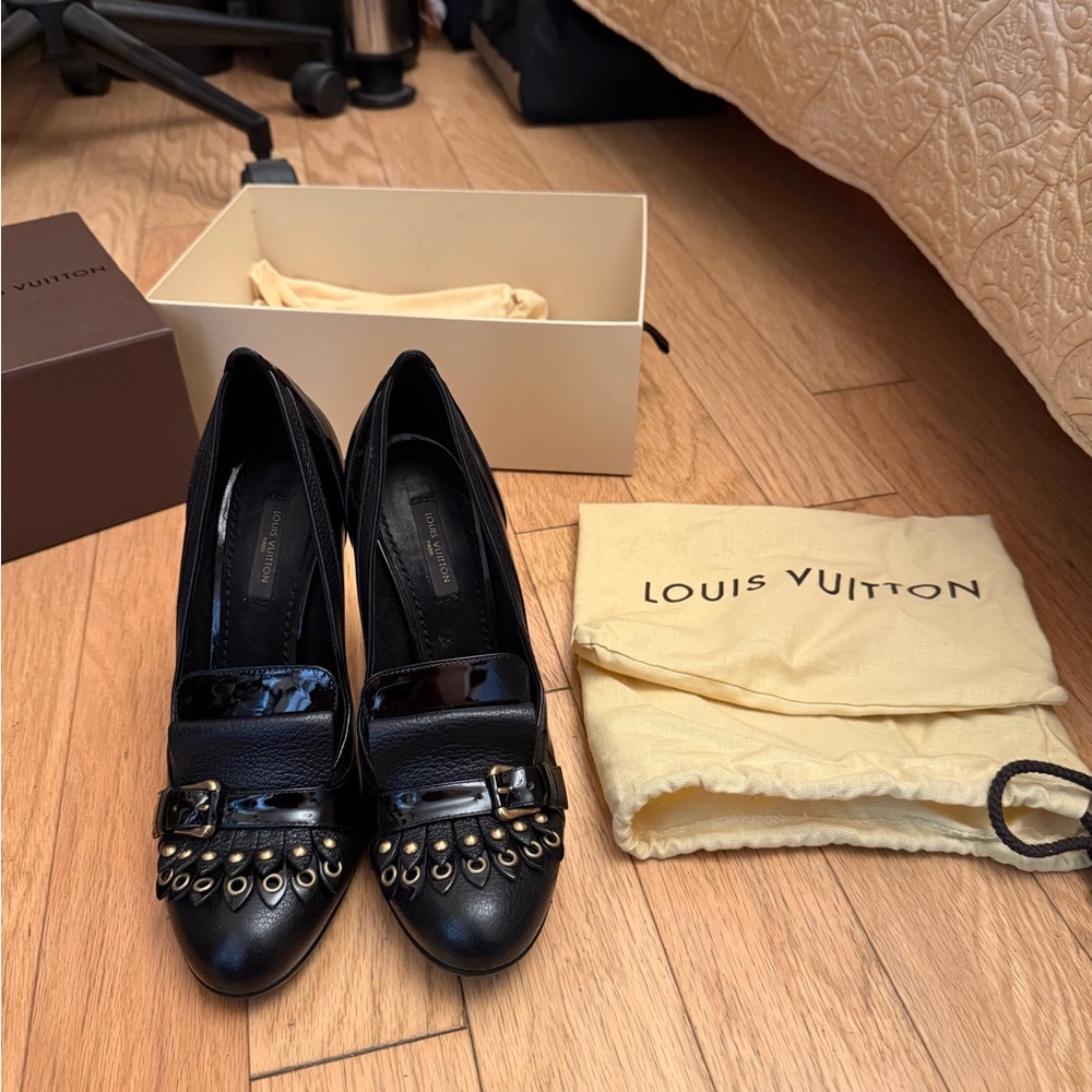 Louis Vuitton Black Patent Heels with Gold Accents - Picture 3 of 7